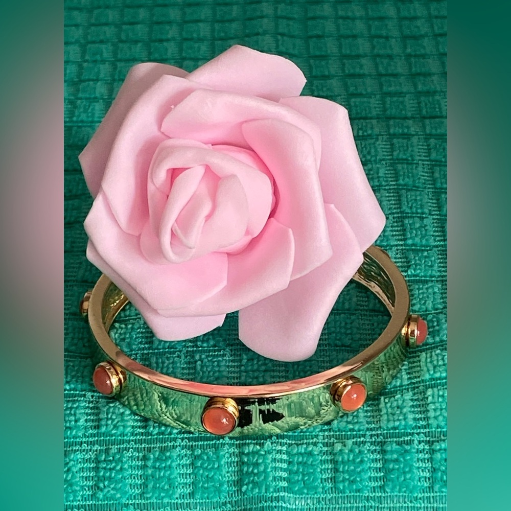 NEW GOLDTONE BANGLE BRACELET WITH COLORFUL ACCENTS - Picture 13 of 16